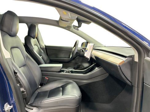 Certified 2021 Tesla Model Y Long Range AWD/4WD image 13
