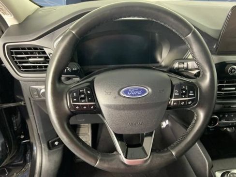Used 2022 Ford Escape Titanium AWD/4WD image 30