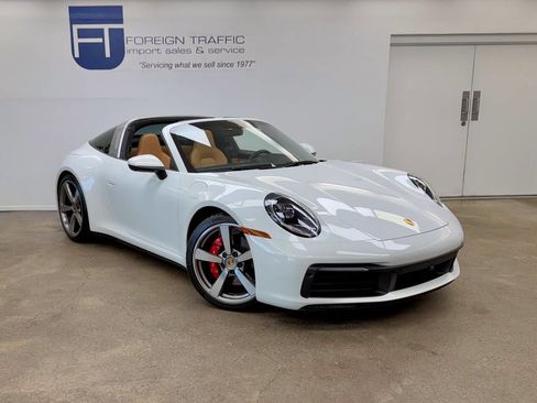 Used 2024 Porsche 911 Targa 4S w/ Premium Package image 41