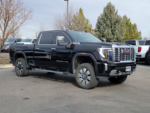 Used 2024 GMC Sierra 2500 Denali w/ Denali Reserve Package image 1