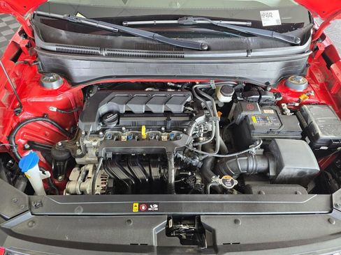 Used 2022 Hyundai Venue Limited FWD image 9