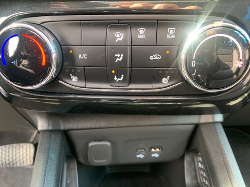 Used 2024 Chevrolet TrailBlazer LT w/ LT Cold Weather Package image 14