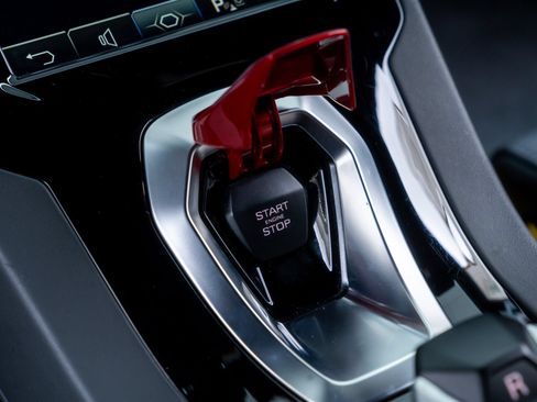 Used 2022 Lamborghini Huracan EVO RWD image 21