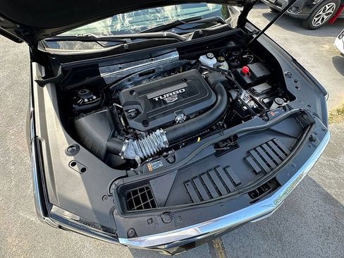 Used 2024 Cadillac XT4 Premium Luxury FWD image 32