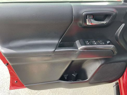 Used 2021 Toyota Tacoma TRD Sport image 27