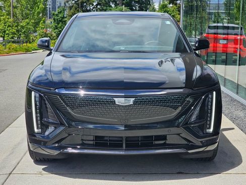 Used 2026 Cadillac Lyriq Sport AWD/4WD image 8