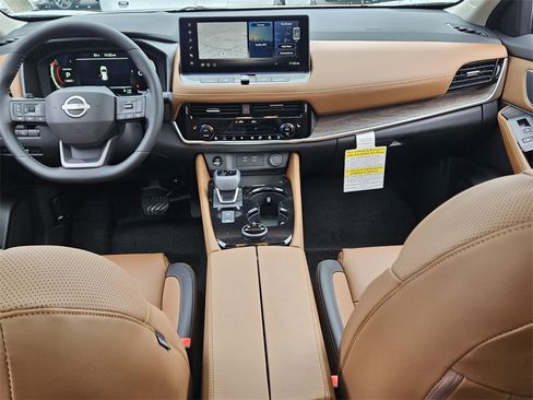 New 2026 Nissan Rogue Platinum image 6