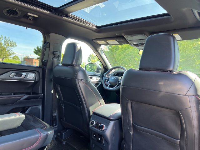 Used 2025 Ford Explorer ST AWD/4WD image 34