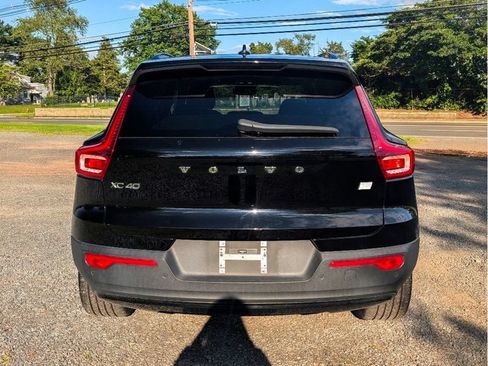 Used 2022 Volvo XC40 P8 Recharge Plus AWD/4WD image 10