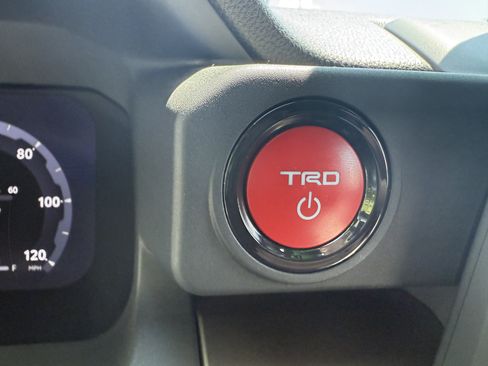 Certified 2025 Toyota Tacoma TRD Off-Road w/ TRD Off Road Upgrade Package AWD/4WD image 10
