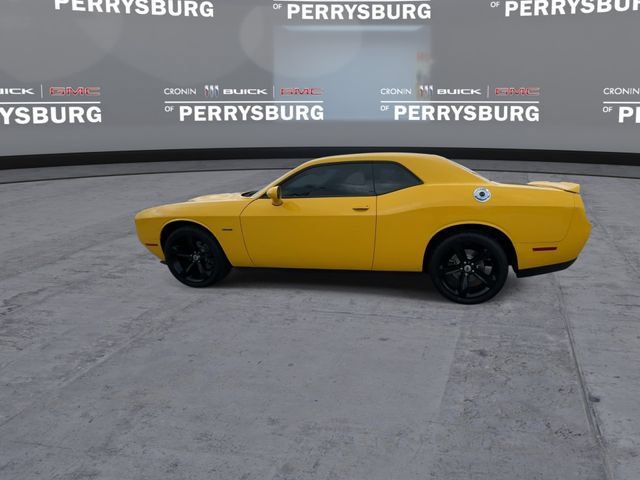 Used 2018 Dodge Challenger R/T w/ Driver Convenience Group RWD image 5
