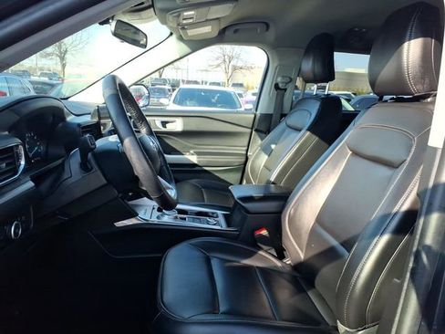 Used 2023 Ford Explorer XLT w/ Equipment Group 202A AWD/4WD image 14
