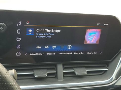 Used 2025 Chevrolet Trax RS w/ Sunroof Package FWD image 24