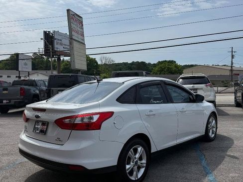 Used 2013 Ford Focus SE w/ SE Winter Pkg FWD image 5