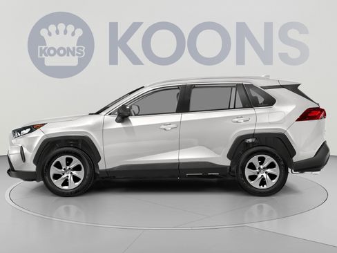 Used 2021 Toyota RAV4 LE AWD/4WD image 4