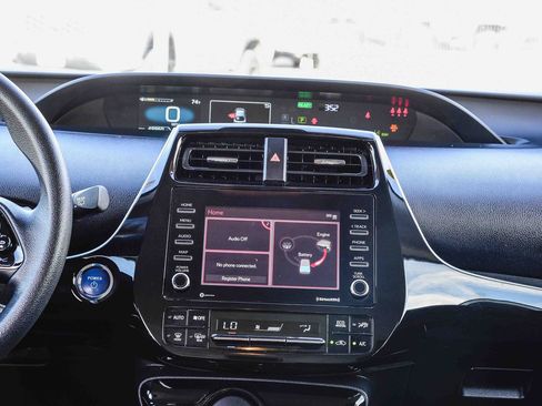 Certified 2022 Toyota Prius LE image 16