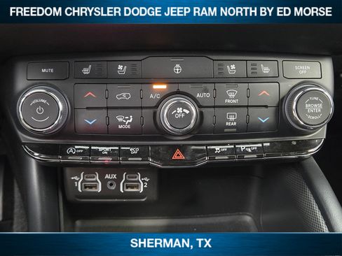 Used 2024 Dodge Durango GT AWD/4WD image 13