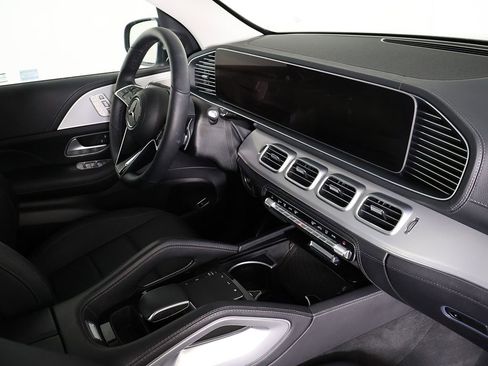 Used 2024 Mercedes-Benz GLE 450 4MATIC w/ AMG Line Exterior image 30