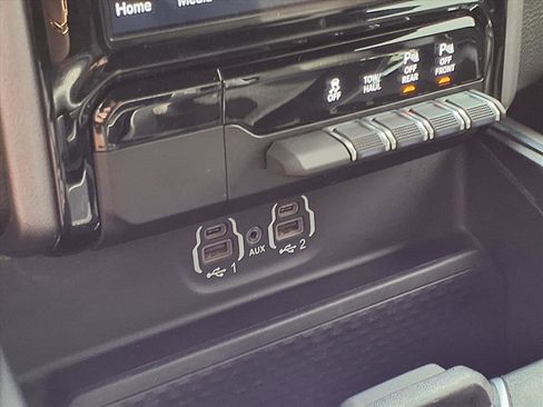 Used 2024 RAM 1500 Laramie image 9