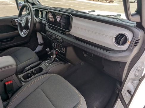 Used 2025 Jeep Wrangler Sahara w/ Safety Group image 21