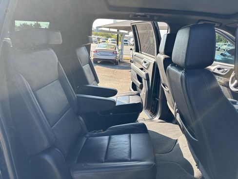 Used 2024 Chevrolet Suburban Z71 w/ Luxury Package AWD/4WD image 26