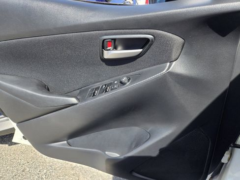 Used 2019 Toyota Yaris LE FWD image 24
