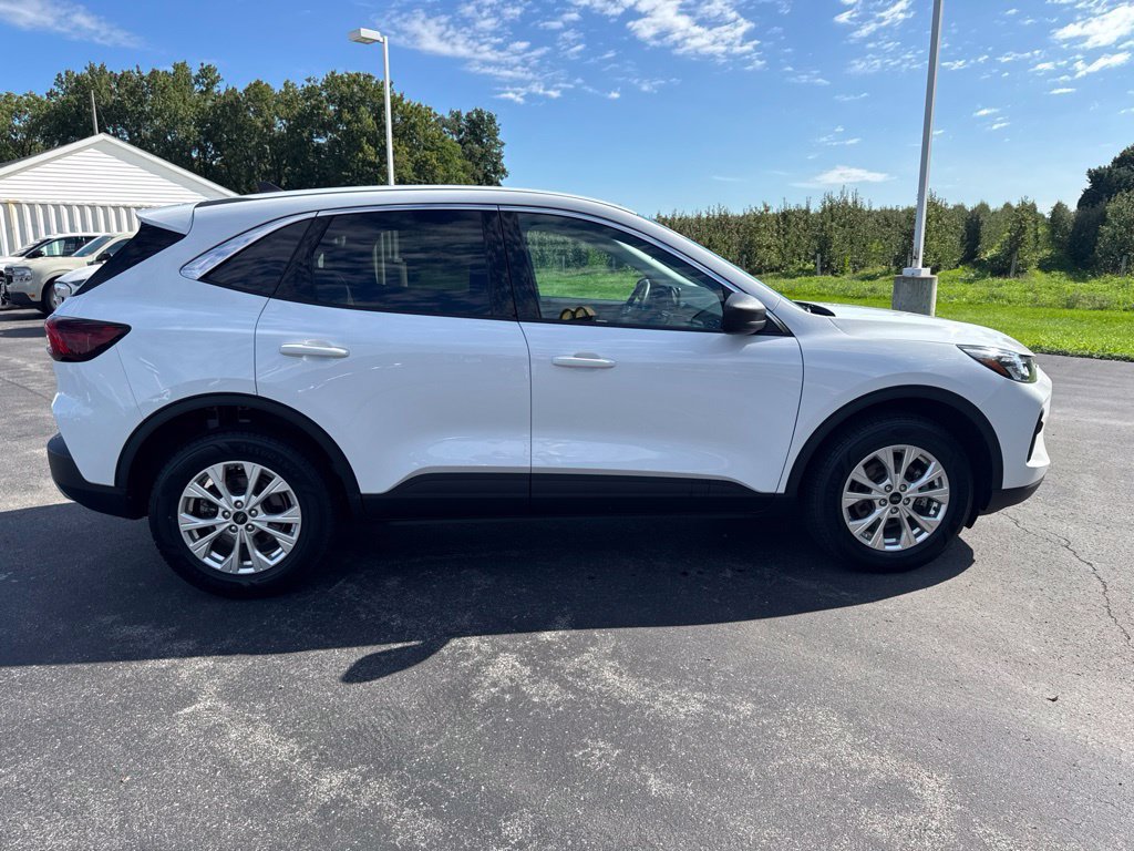 Used 2023 Ford Escape Active AWD/4WD image 11