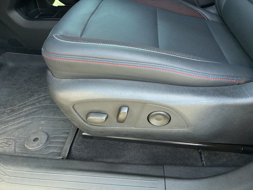 Used 2024 Chevrolet Equinox EV RS FWD image 23