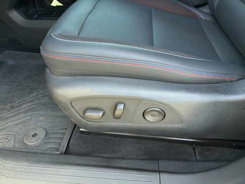 Used 2024 Chevrolet Equinox EV RS FWD image 23