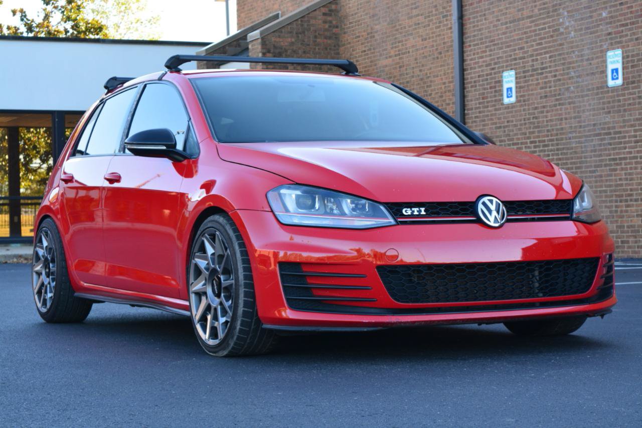 Used 2017 Volkswagen GTI Sport FWD image 3