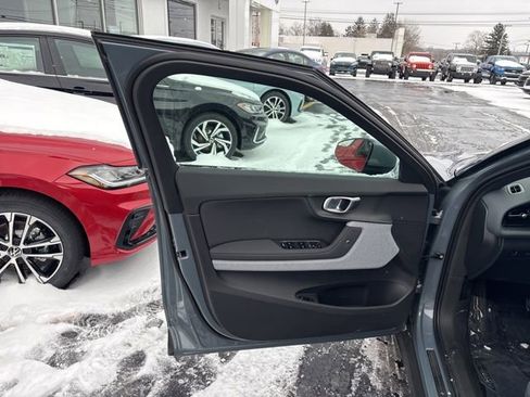 Used 2022 Polestar Polestar 2 w/ Pilot Package image 9