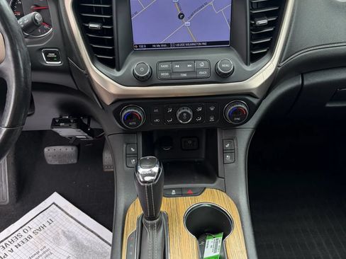 Used 2018 GMC Acadia Denali w/ Technology Package AWD/4WD image 27