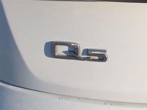 Used 2021 Audi Q5 Premium image 13