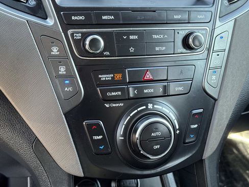 Used 2019 Hyundai Santa Fe XL image 14