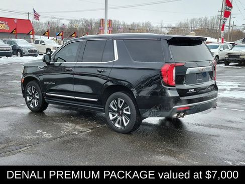 Used 2021 GMC Yukon Denali w/ Denali Premium Package image 3