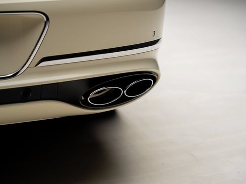 Used 2023 Bentley Continental GT Azure AWD/4WD image 31