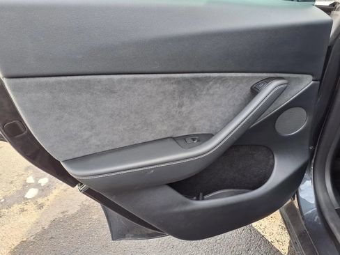 Used 2024 Tesla Model Y Long Range image 18