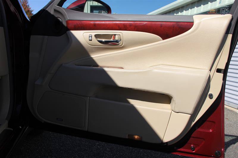 Used 2007 Lexus LS 460 RWD image 18