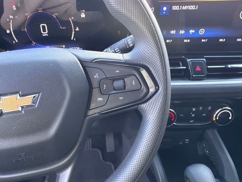 Used 2025 Chevrolet TrailBlazer LT AWD/4WD image 14