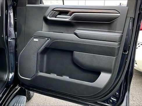 Used 2024 GMC Sierra 1500 SLT w/ SLT Premium Plus Package image 28