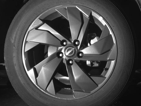 Used 2025 Nissan Rogue SV FWD image 13
