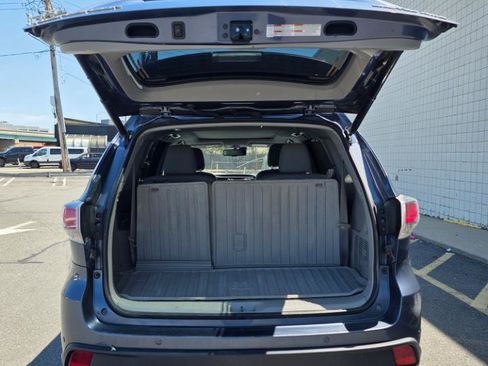 Used 2015 Toyota Highlander Limited Platinum AWD/4WD image 10