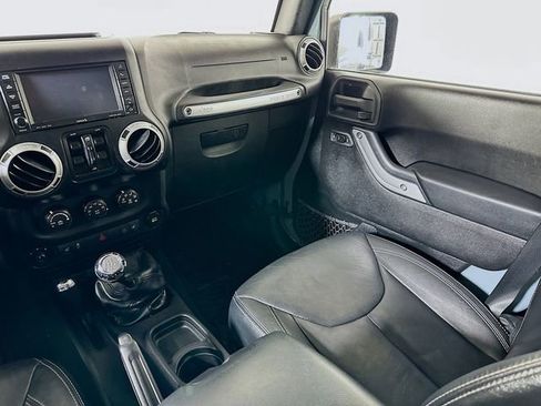 Used 2015 Jeep Wrangler Unlimited Sahara w/ Dual Top Group image 21