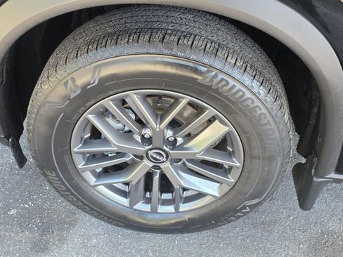 Used 2024 Nissan Rogue S FWD image 32
