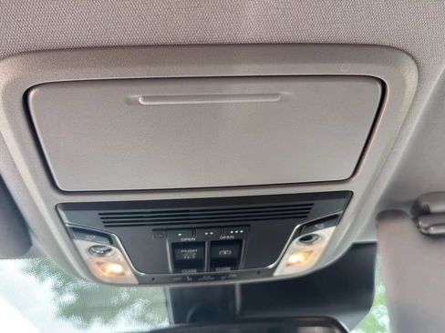 Used 2017 Honda Pilot Elite image 42