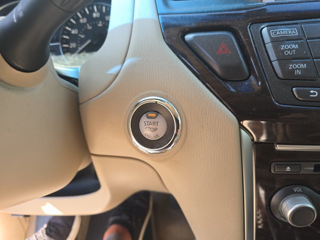 Used 2015 Nissan Pathfinder Platinum FWD image 28