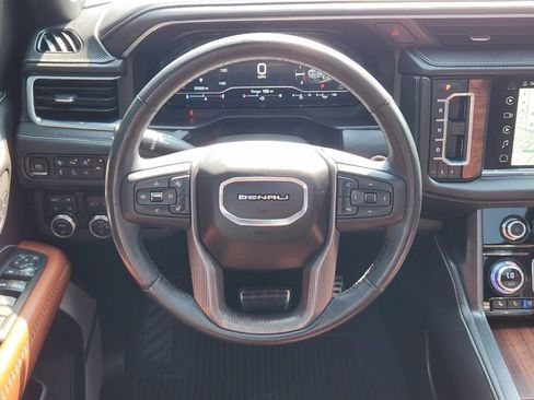 Used 2023 GMC Yukon Denali Ultimate AWD/4WD image 24