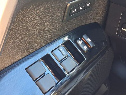 Used 2018 Toyota RAV4 Limited w/ Carpet Mat Package AWD/4WD image 13