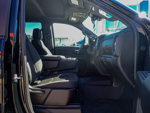 Used 2025 Chevrolet Silverado 2500 Custom w/ Custom Value Package image 25