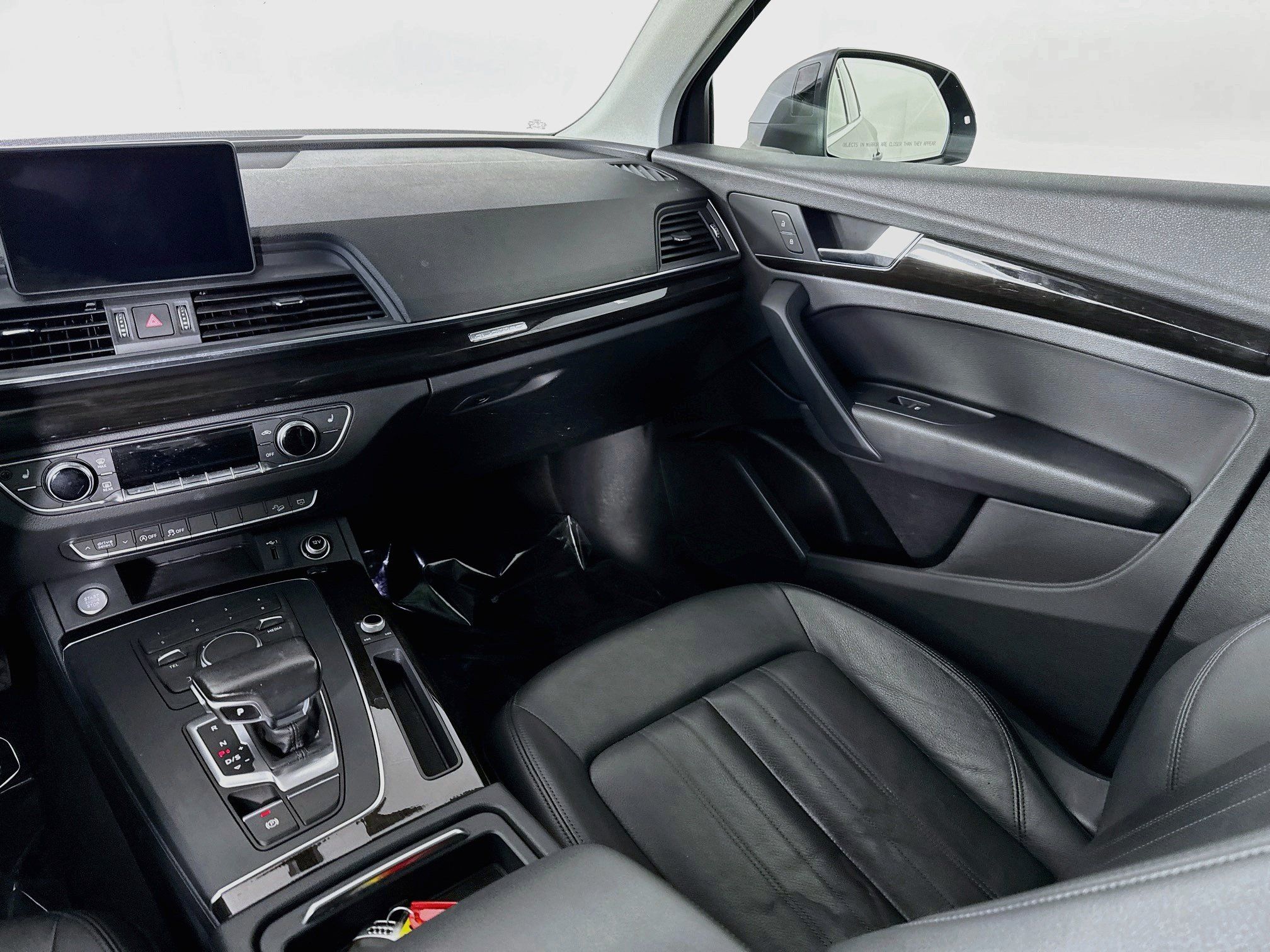 Used 2019 Audi Q5 2.0T Premium w/ Convenience Package AWD/4WD image 24